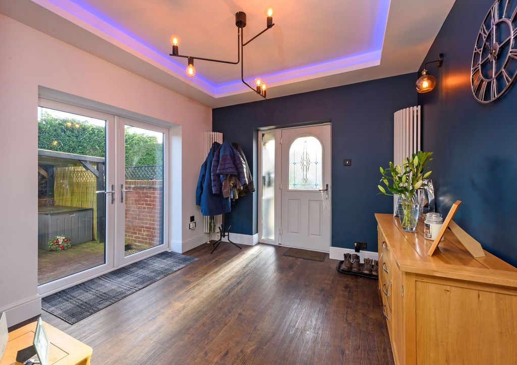 Property photo 2 of 34