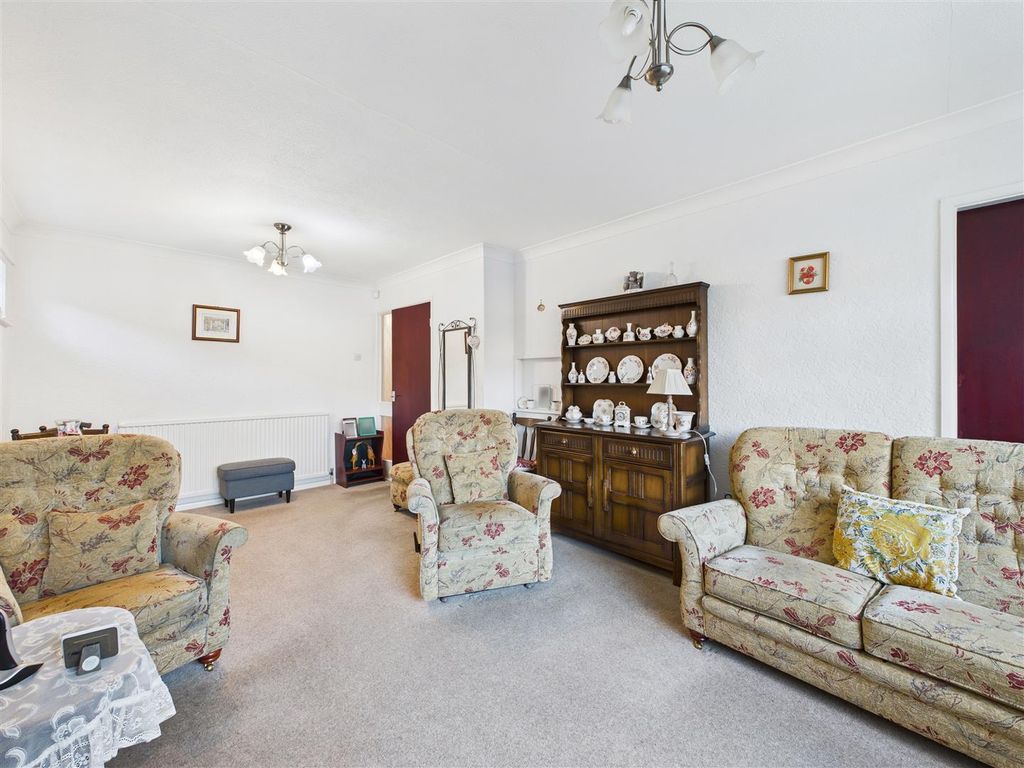 Property photo 3 of 14 Cam05476G0-Pr0095-Still013.Jpg