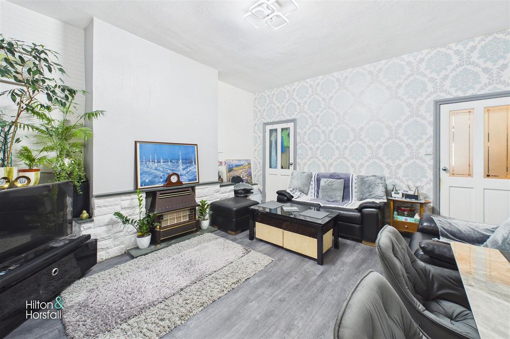 Property photo 3 of 10 Hargreaves Street