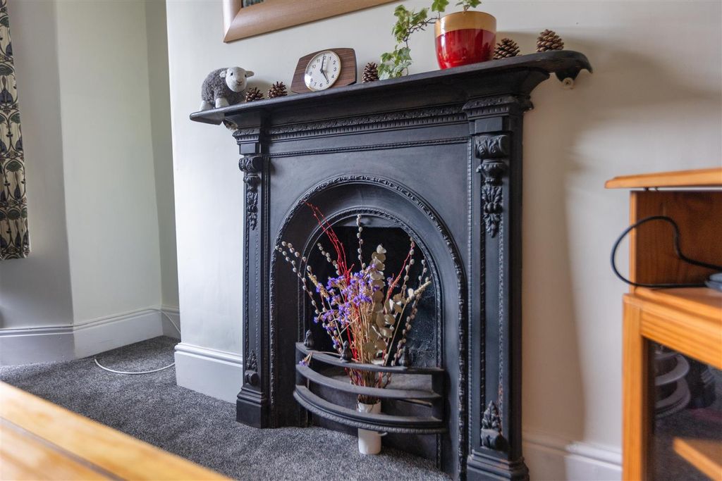 Property photo 3 of 15