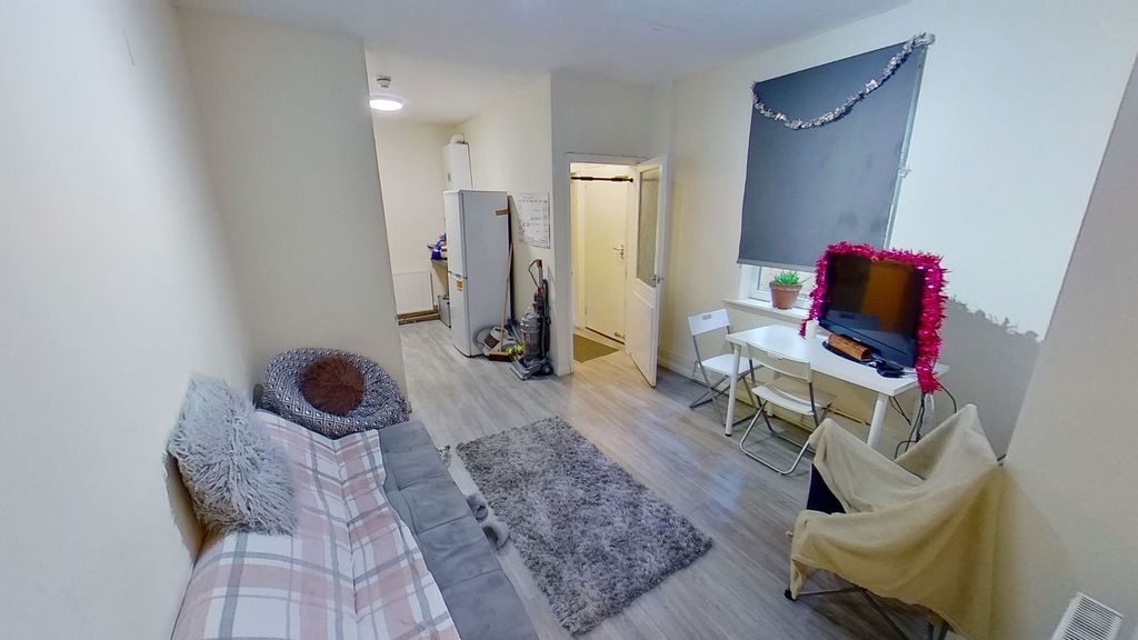 Property photo 1 of 6 Picture No. 06