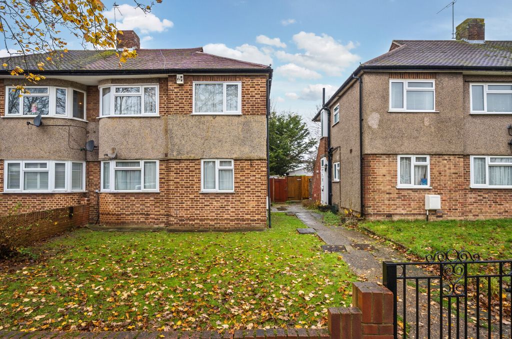 Property photo 1 of 12 1385378-14-6931d2...