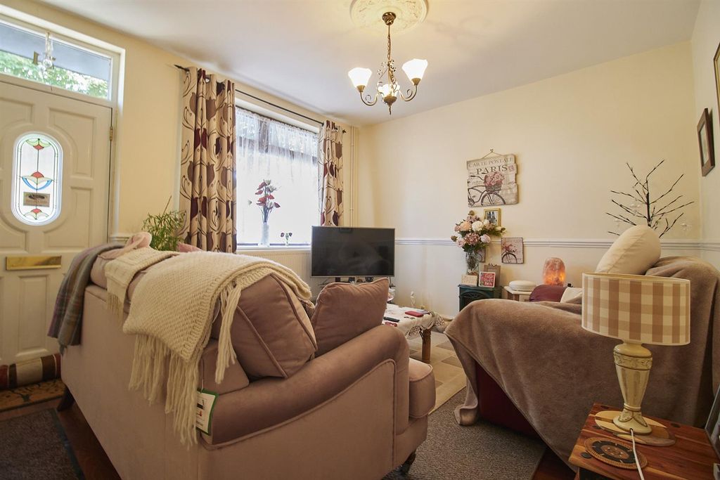 Property photo 2 of 16 Church Street Es .Jpg