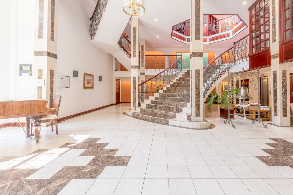 Property photo 3 of 24 Photo 12