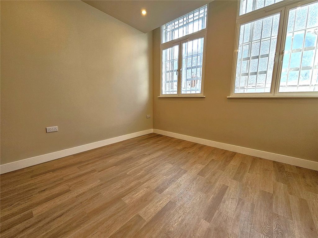 Property photo 1 of 6 Picture No. 07