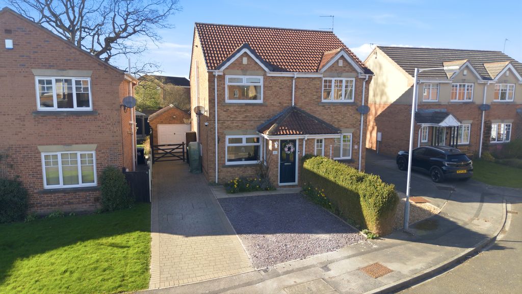 Property photo 2 of 22 Lundyclose001