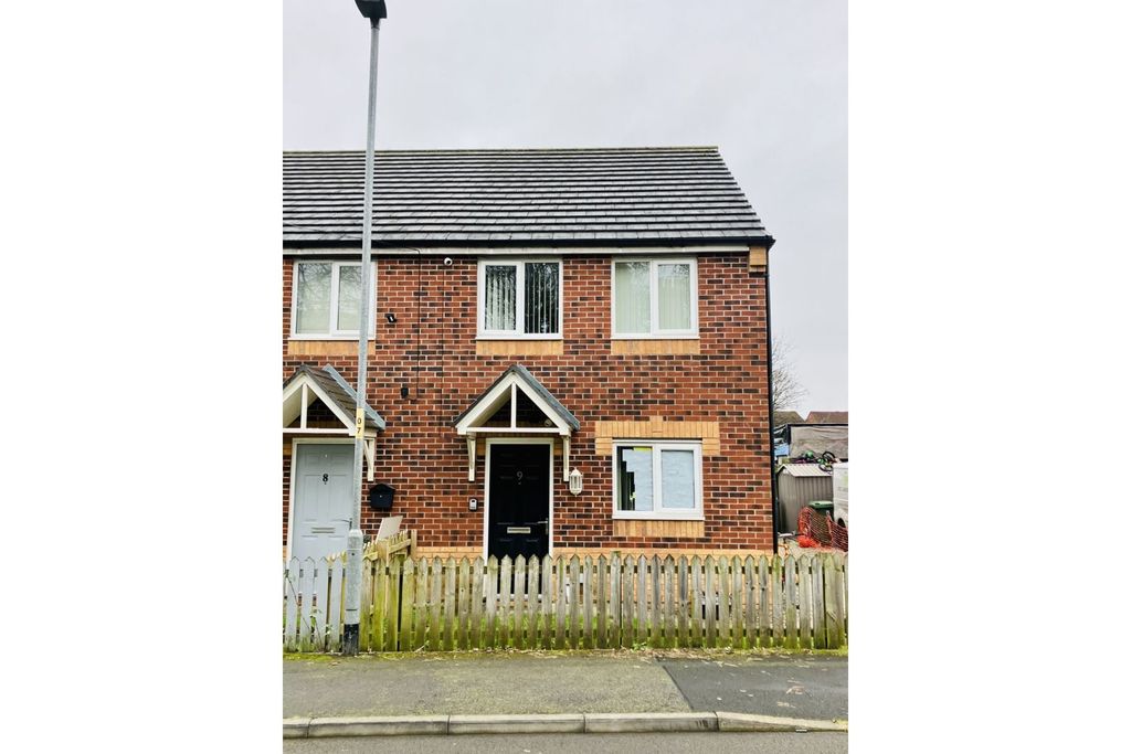 Property photo 1 of 8