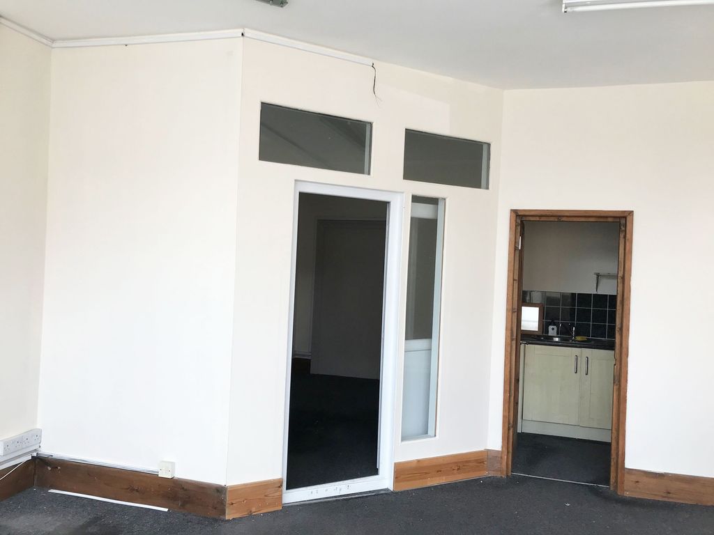 Property photo 2 of 3