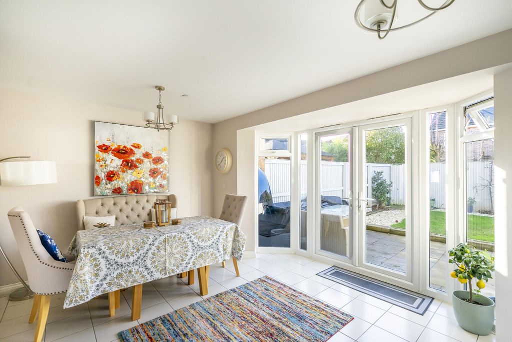 Property photo 2 of 21 Dining Room