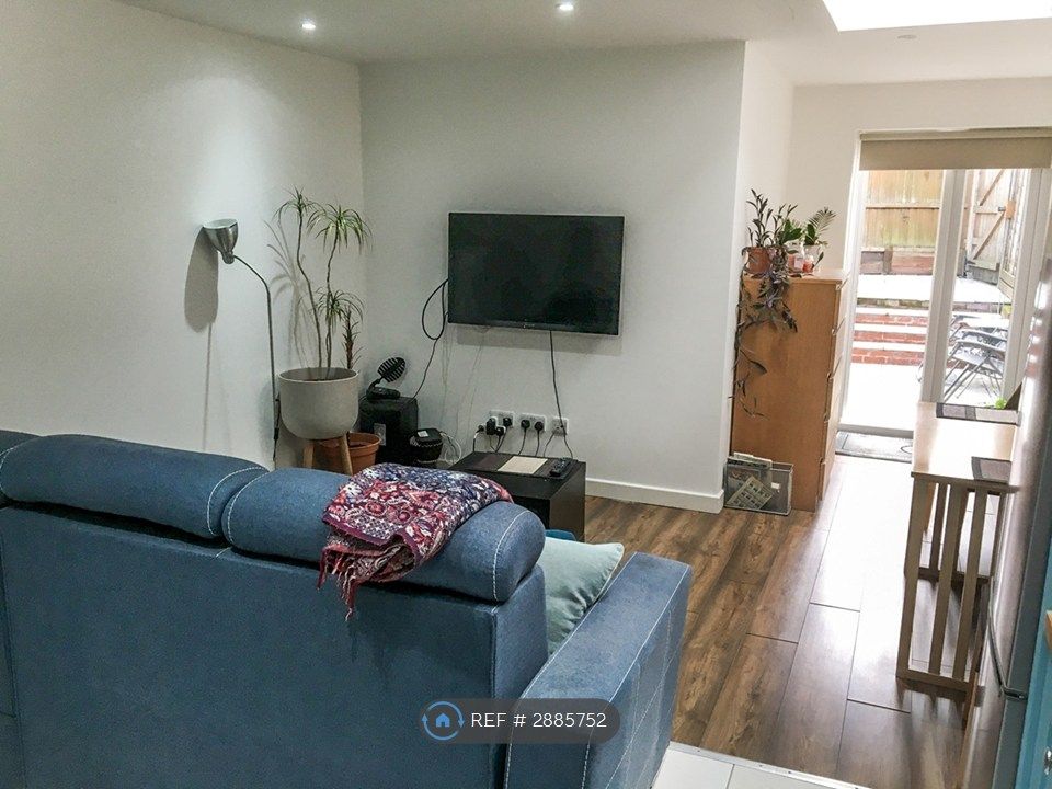 Property photo 2 of 8