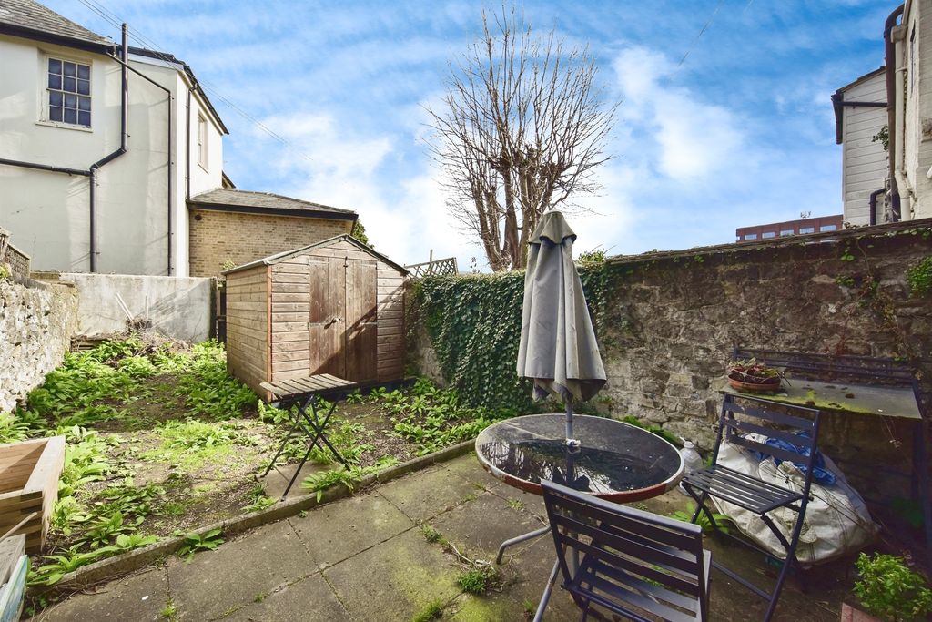 Property photo 2 of 9