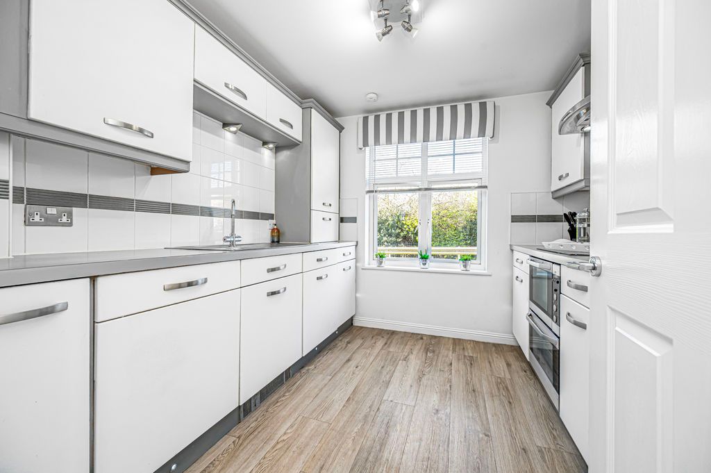 Property photo 2 of 27 Kitchen