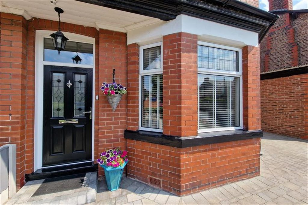 Property photo 1 of 30 (Main)