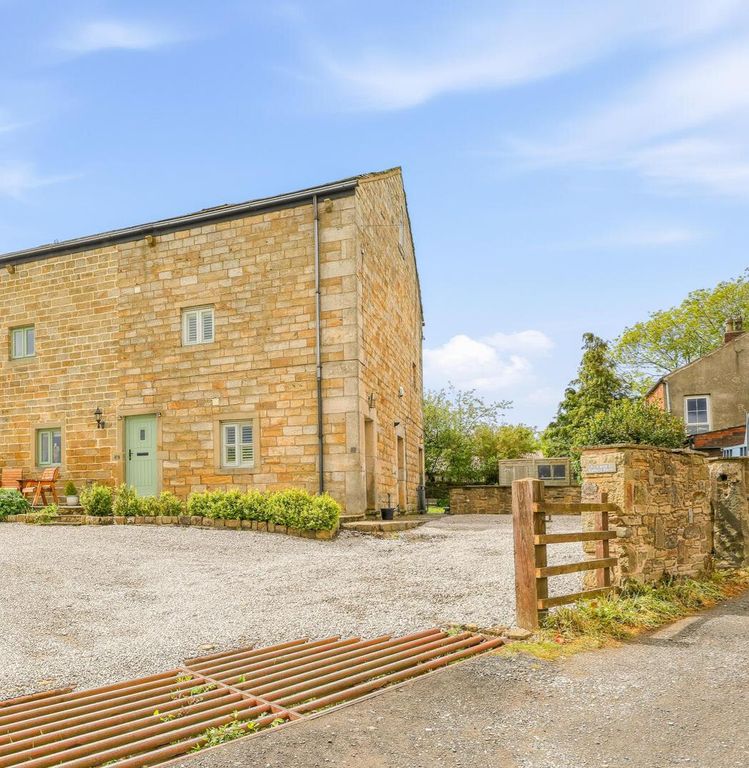 4 bed end terrace house for saleEafield Barn, Smithy Bridge OL15