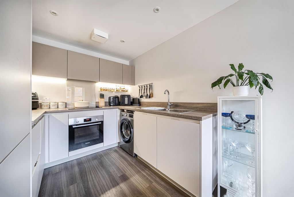 Property photo 3 of 18 Kitchen/Dining Room (1)