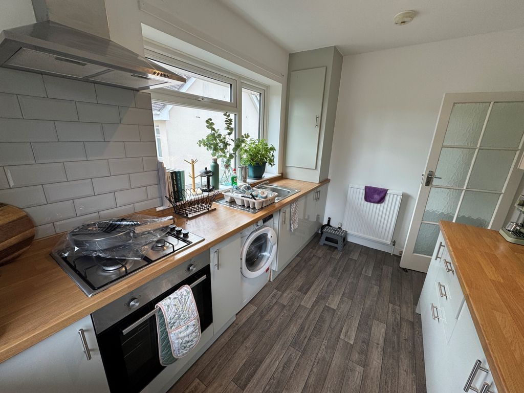 Property photo 3 of 11 2