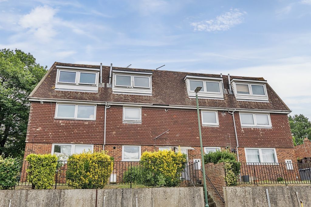 Property photo 1 of 8 1330678-1-6880B29...