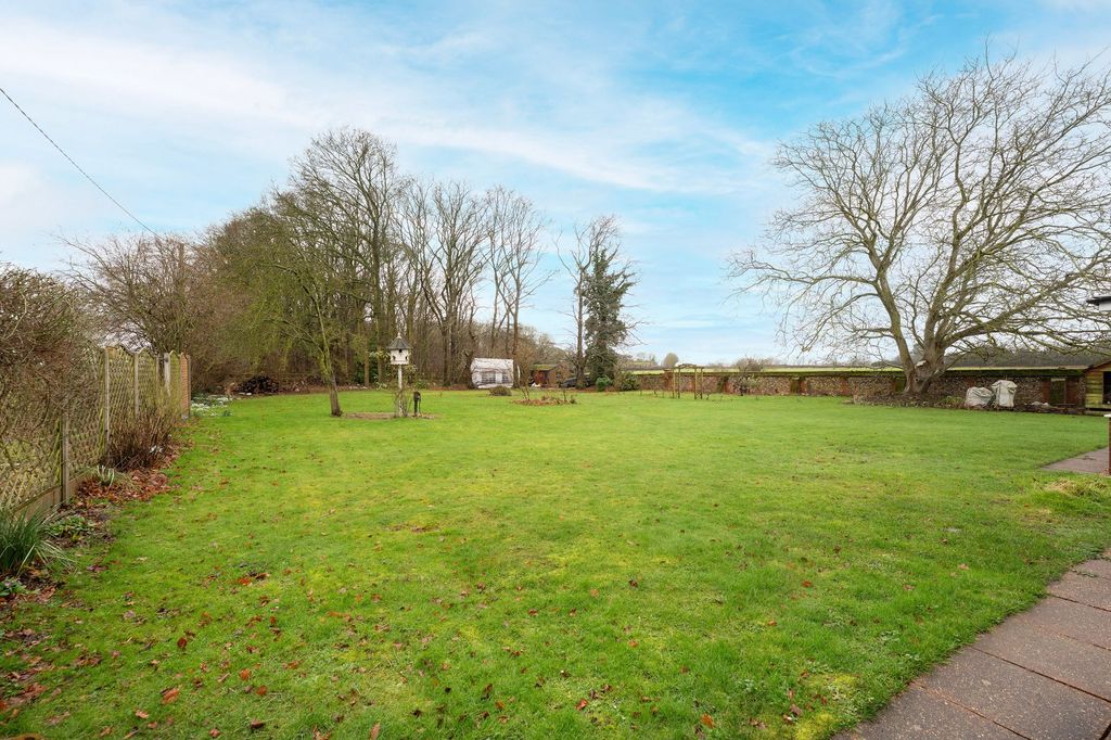 Property photo 2 of 25