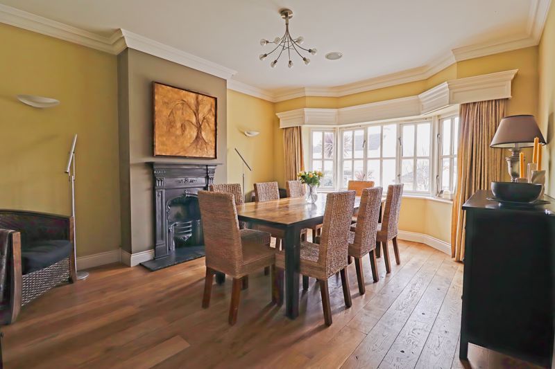 Property photo 3 of 25 Dining Room