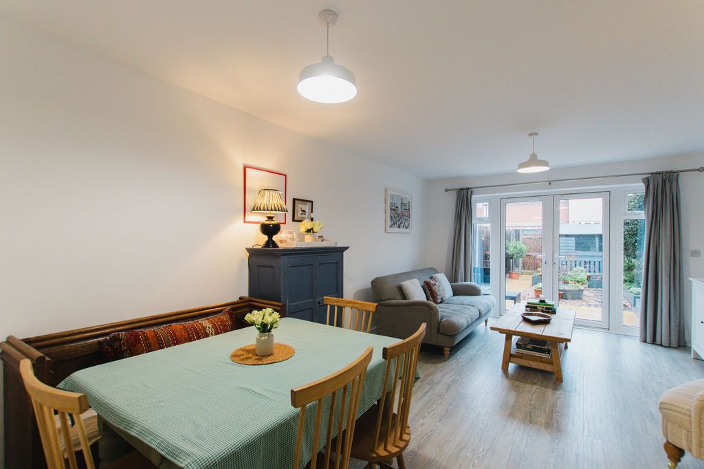 Property photo 2 of 22