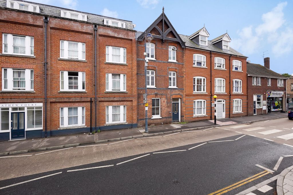 Property photo 1 of 12 Student Flat Share