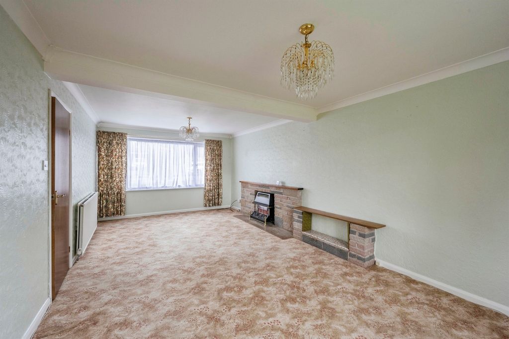 Property photo 3 of 28