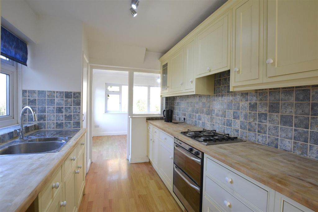 Property photo 2 of 6 Kitchen.Jpg