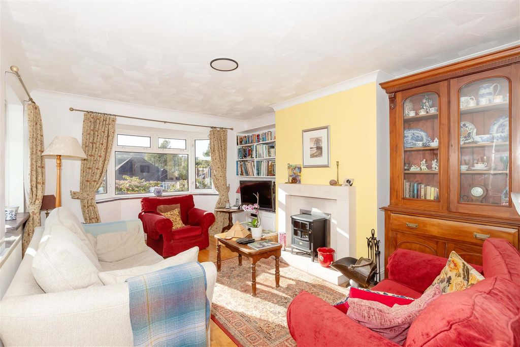 Property photo 3 of 17 Sullington Gardens_6.Jpg