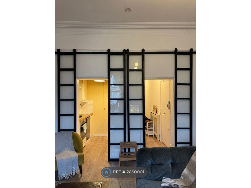 Property photo 2 of 10 Living Room