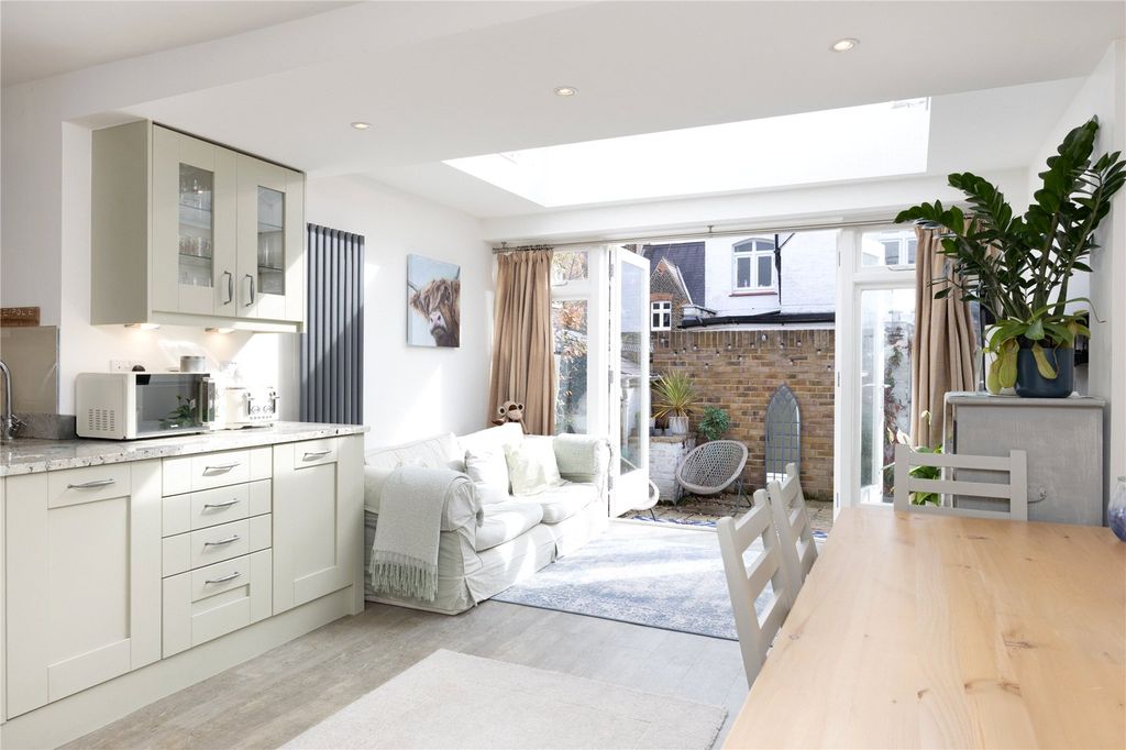 Property photo 3 of 13 Kitchen/Dining