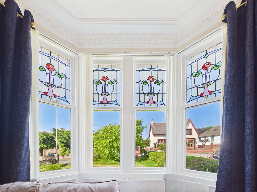 Property photo 3 of 16 Bay Window