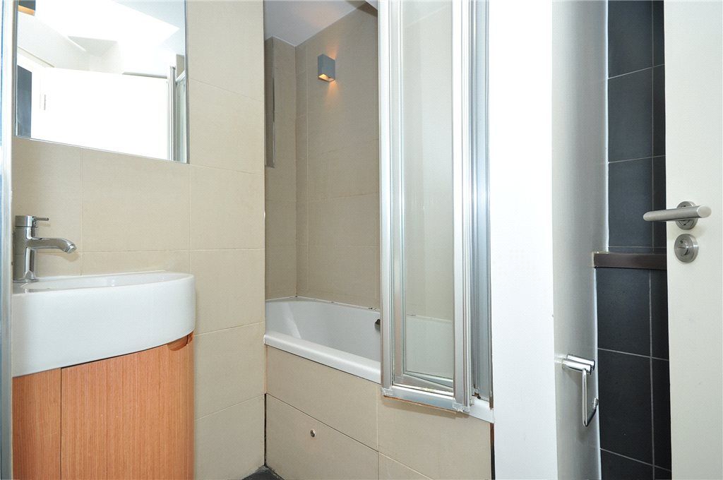 Property photo 3 of 7 Long Acre