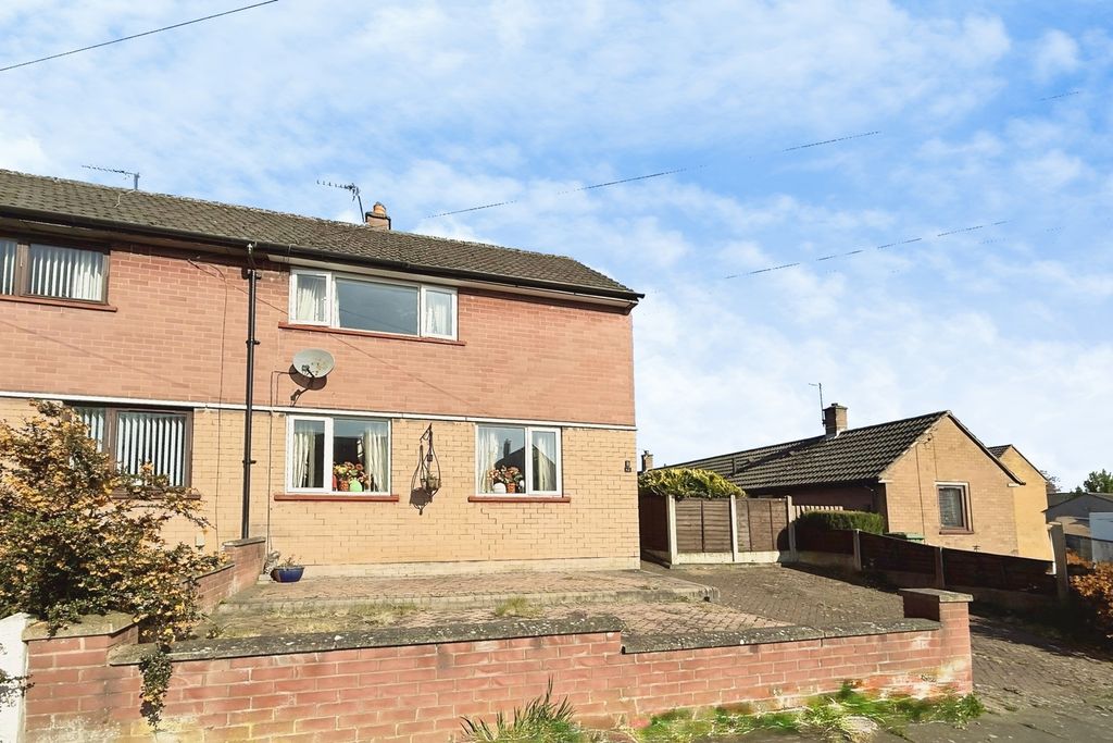 Property photo 1 of 10 External