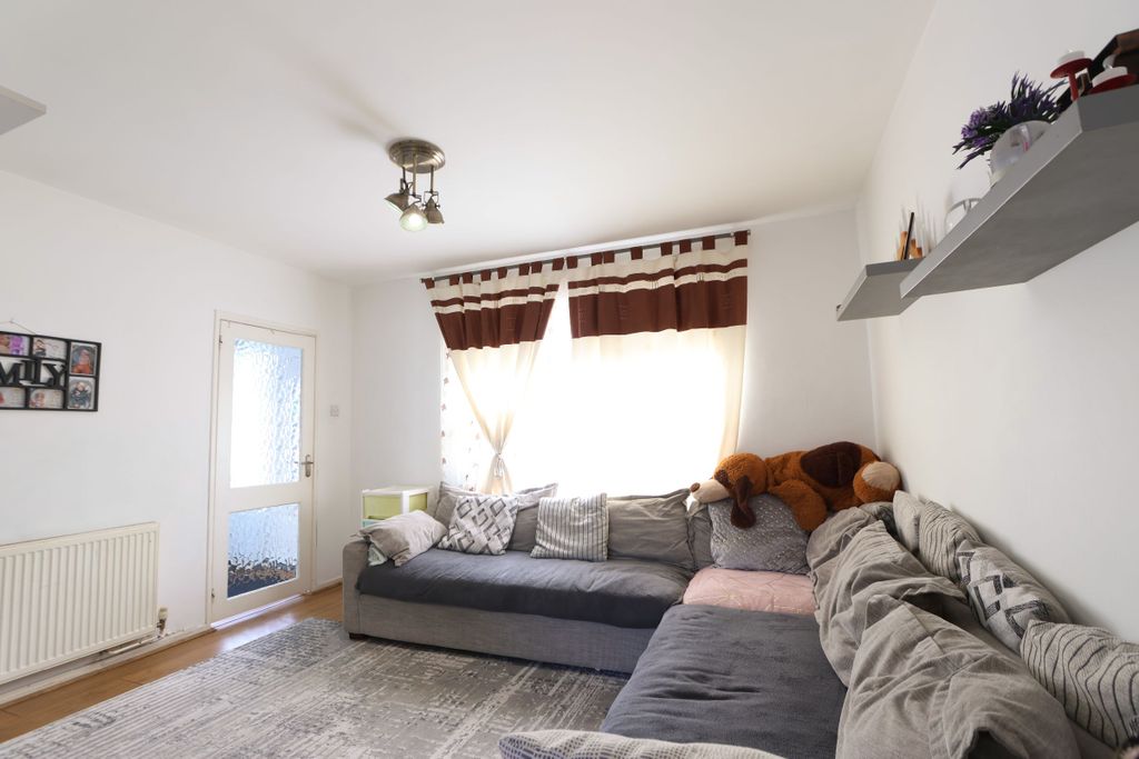 Property photo 2 of 16