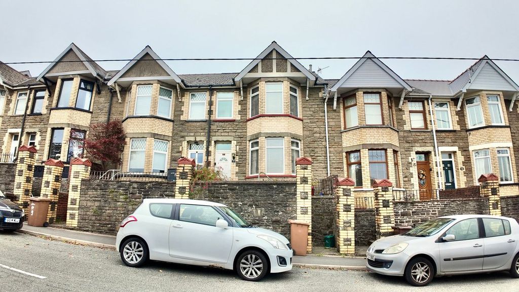 Property photo 1 of 32