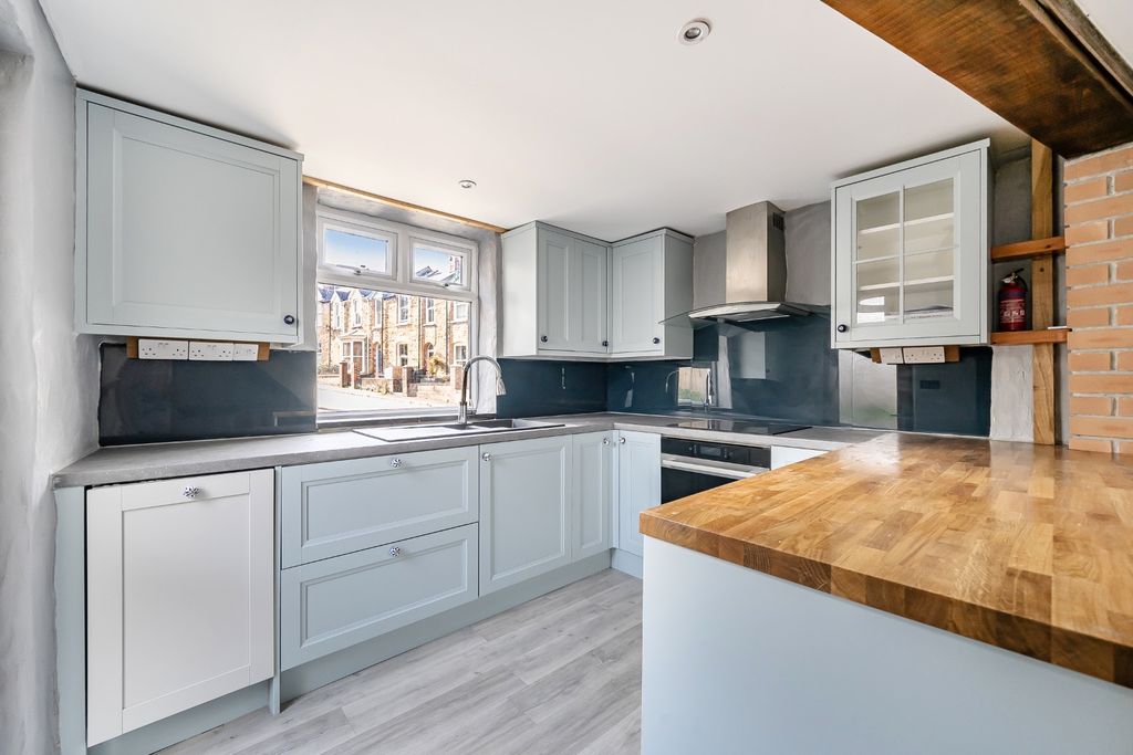 Property photo 3 of 12 5549116