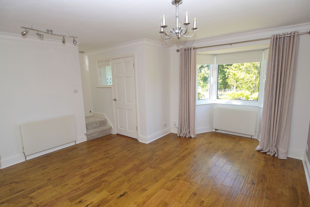 Property photo 3 of 11 Photograph 3