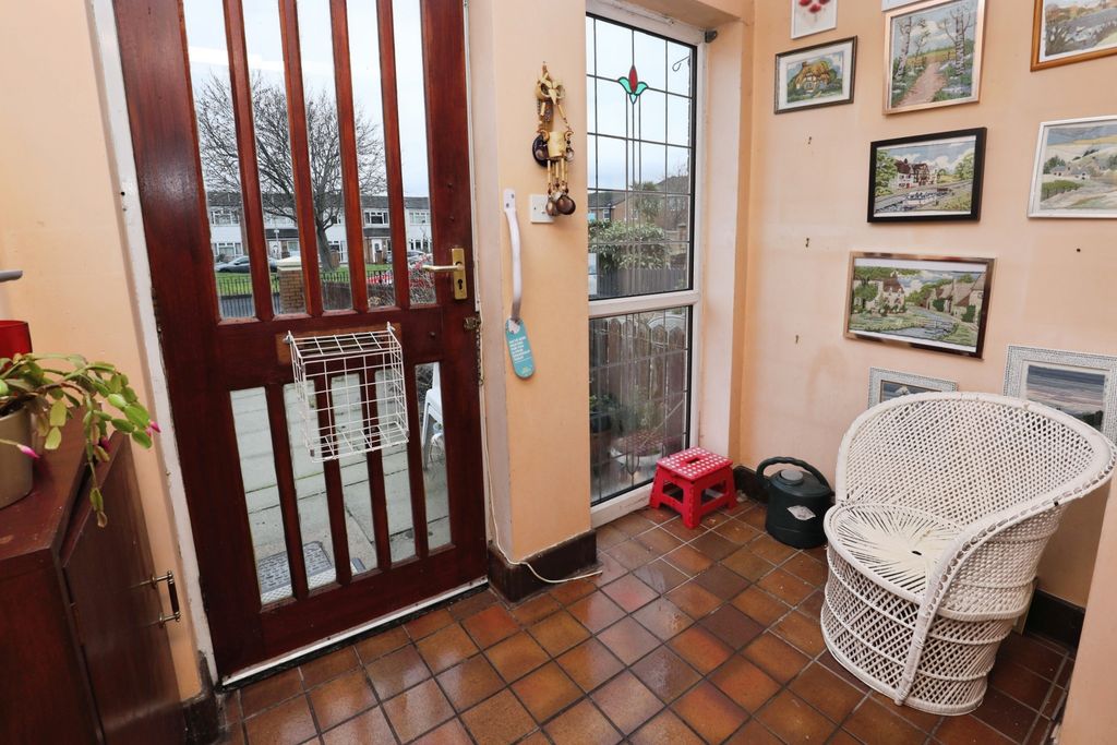 Property photo 2 of 15 Entrance