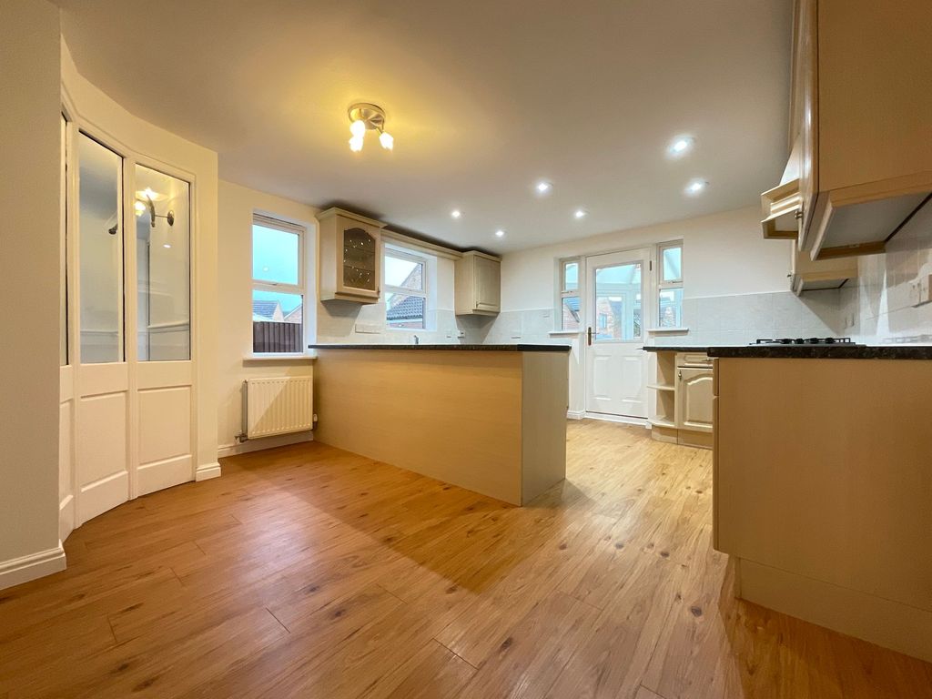 Property photo 3 of 26