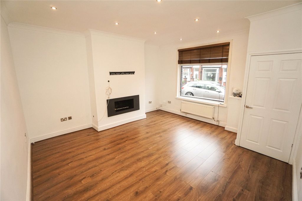 Property photo 2 of 10 Photo 12