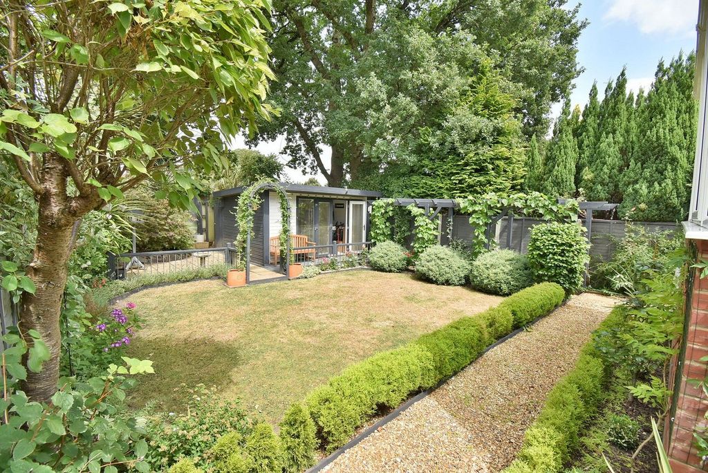 Property photo 3 of 23
