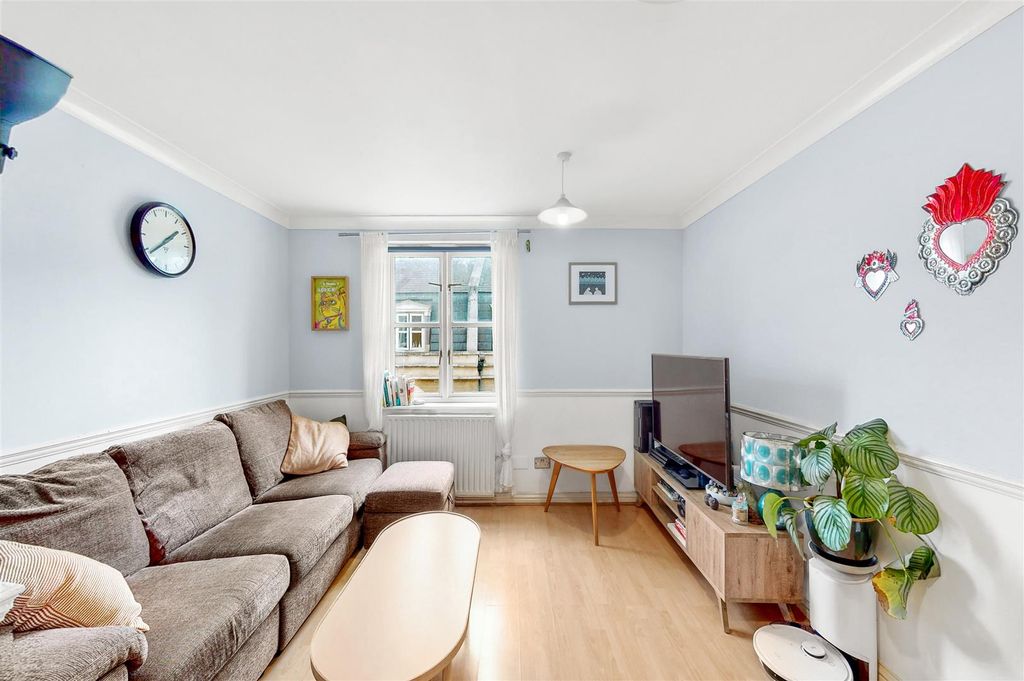 Property photo 1 of 10 22 Greencourt - Wh3S6Yk4Fhly7Qnaxxz9.Jpg