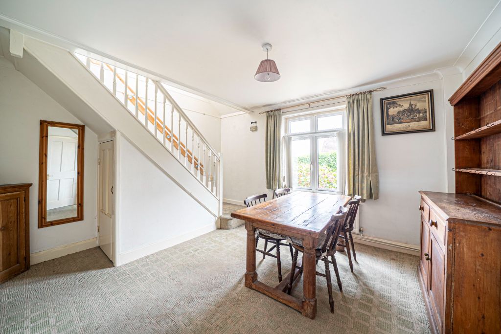 Property photo 3 of 25