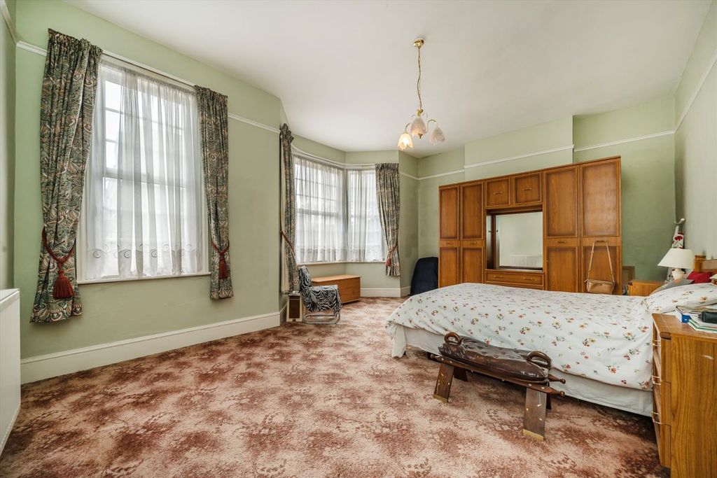 Property photo 3 of 9