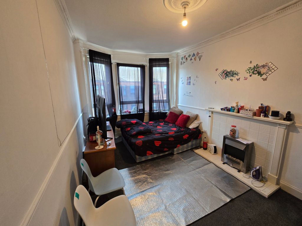Property photo 3 of 10 3