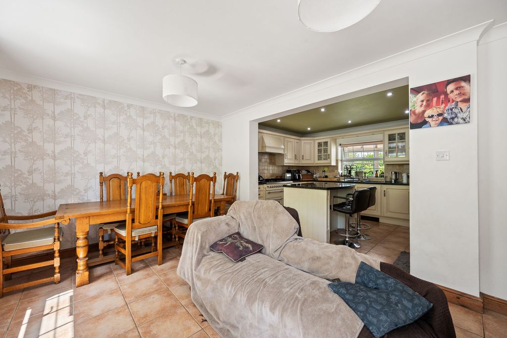 Property photo 3 of 35