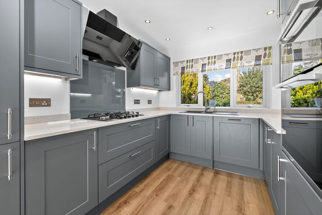 Property photo 2 of 22