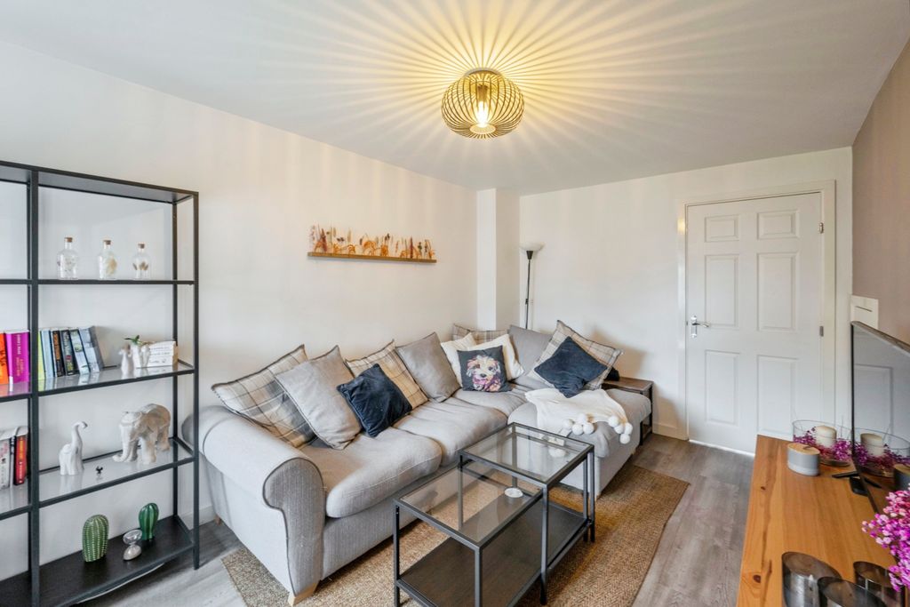 Property photo 3 of 18 11