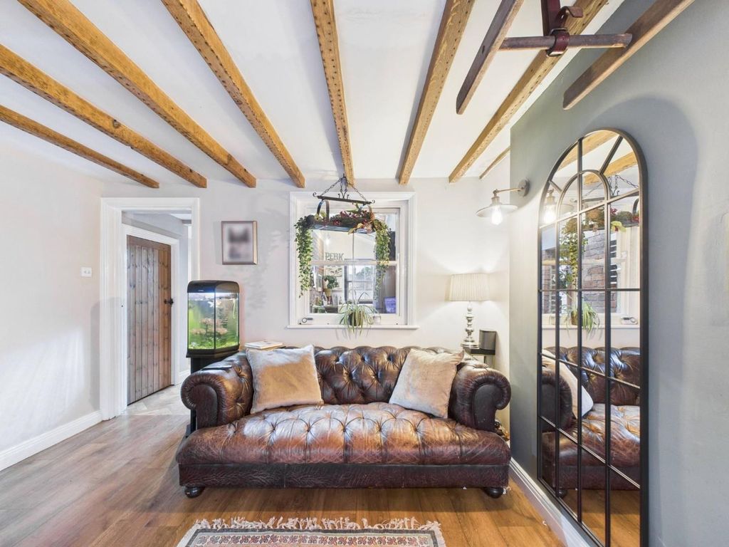 Property photo 2 of 33 Sitting Room