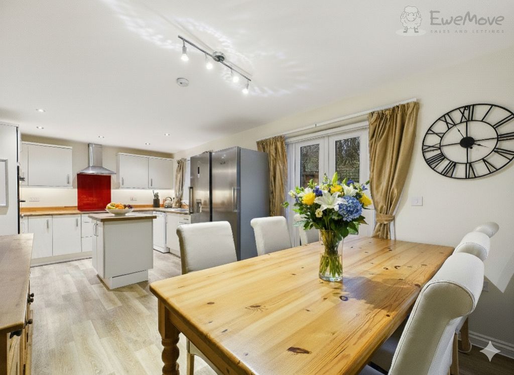 Property photo 3 of 18 Ewemove South Molton - Kitchen